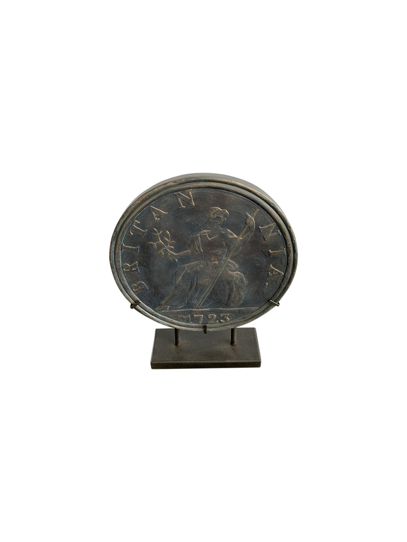 ANTIQUE OLD COIN ON STAND image 3